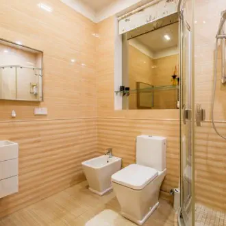 Snickare i Nacka - få hjälp med professionell badrumsrenovering